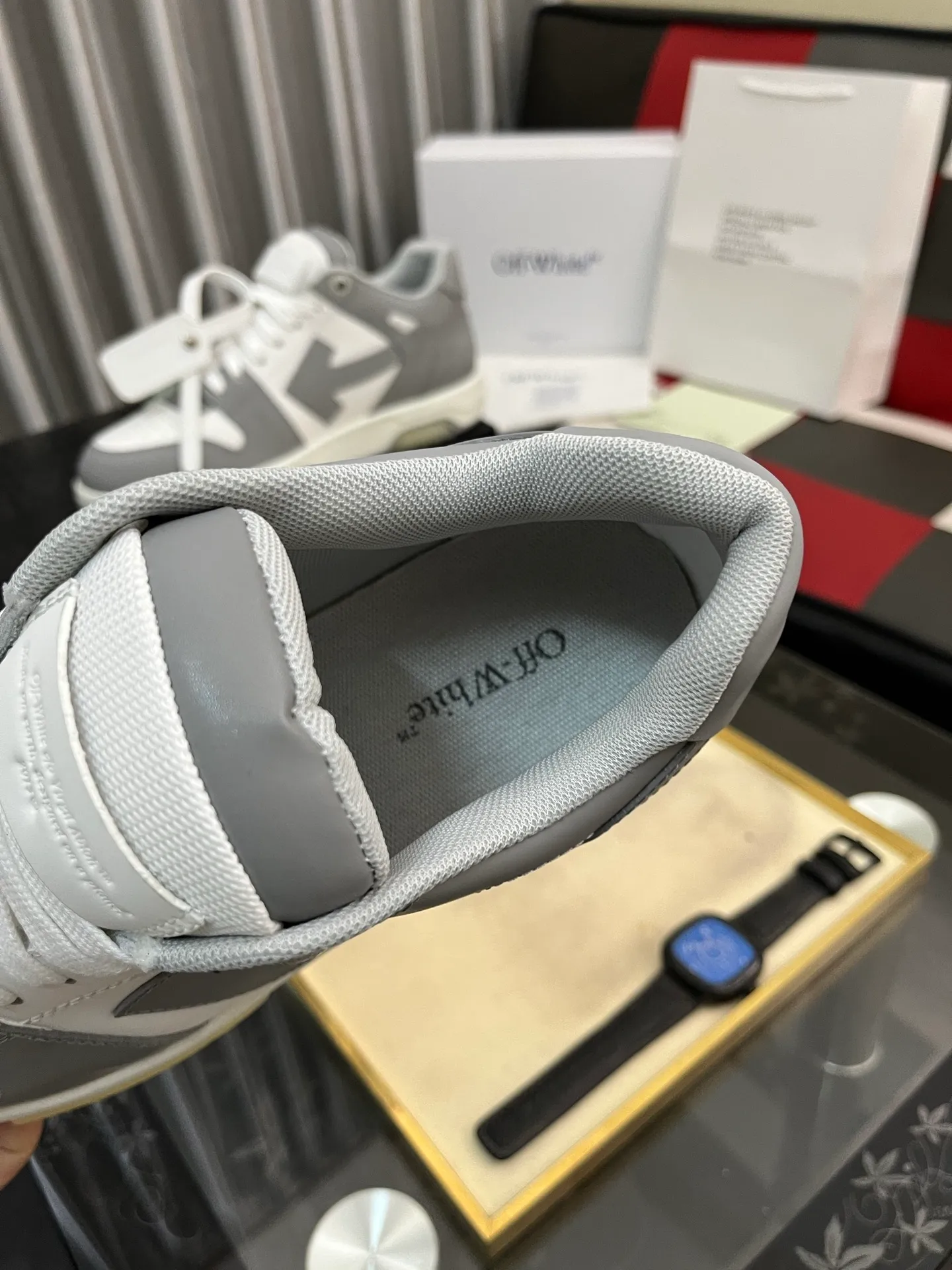 Men's shoes 💰600⌚️⌚️ OFF-White C/O VirGil Abloh fashionable and versatile casual shoes. Exclusive first release of the new model. Made of environmentally friendly cowhide leather and mesh fabric upper material. The insole is embedded with foam cushioning EVA material. The correct midsole is equipped with EVA lightweight cushioning. External tooth nail rubber outsole. The correct accessories can be customized simultaneously. Women's model: 35-40 Men's model: 39-45